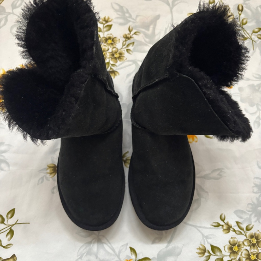 UGG Size 7 Black Bailey Button Boots - Picture 3 of 15